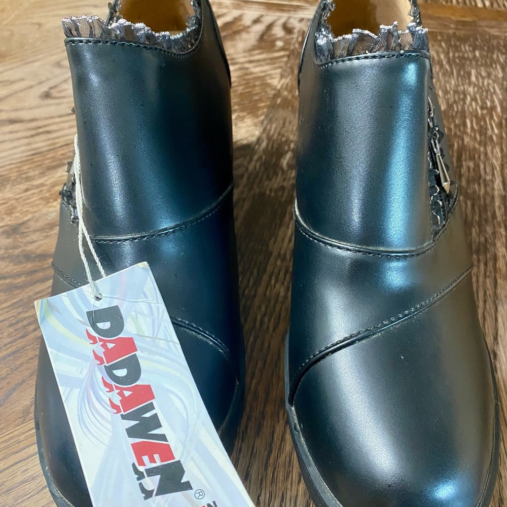 Sleek Black Ankle Boots with Elastic Panels